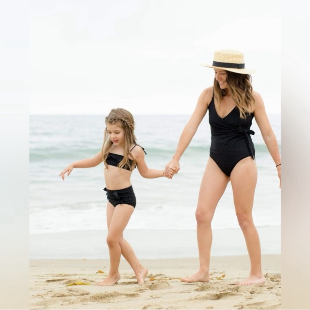 Olivia + Ocean Faux Wrap One Piece Bathing Suit Size Large Onyx Black Modest